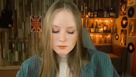 Snapshot of vivienleeigh chatting on February 20, 2025, 1:08 pm Vivien online show from February 20, 2025, 1:08 pm