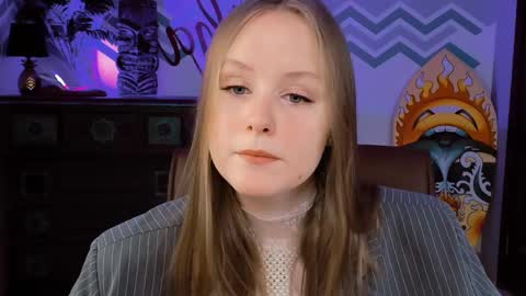 Snapshot of vivienleeigh chatting on February 22, 2025, 9:12 am Vivien online show from February 22, 2025, 9:12 am