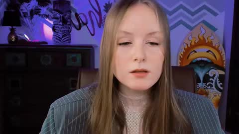 Snapshot of vivienleeigh chatting on February 22, 2025, 12:19 pm Vivien online show from February 22, 2025, 12:19 pm