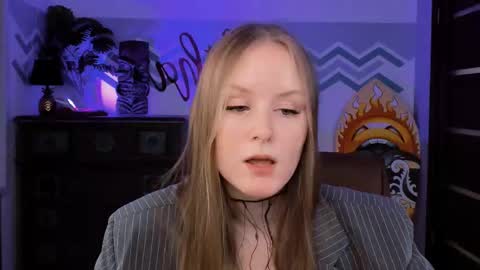 Snapshot of vivienleeigh chatting on February 23, 2025, 12:16 pm Vivien online show from February 23, 2025, 12:16 pm