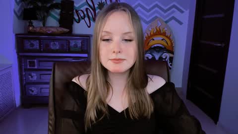 Snapshot of vivienleeigh chatting on March 12, 2025, 7:28 pm Vivien online show from March 12, 2025, 7:28 pm