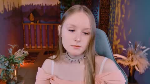 Snapshot of vivienleeigh chatting on September 11, 2025, 9:09 am Vivien online show from September 11, 2025, 9:09 am