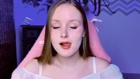 Snapshot of vivienleeigh chatting on October 5, 2025, 1:31 pm Vivien online show from October 5, 2025, 1:31 pm