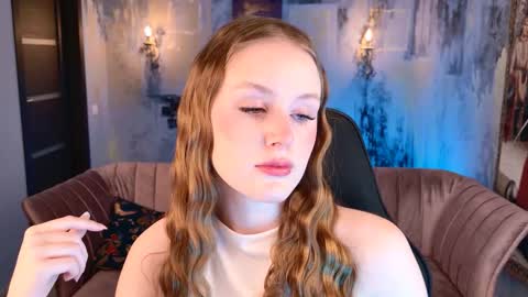 Snapshot of vivienleeigh chatting on November 11, 2025, 9:09 am Vivien online show from November 11, 2025, 9:09 am