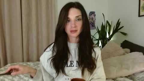 Snapshot of vivienne_rose chatting on November 9, 2025, 4:00 am Lillian Rose online show from November 9, 2025, 4:00 am