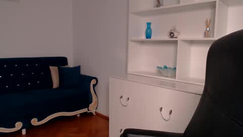 Vivienne online show from March 6, 2025, 1:48 am