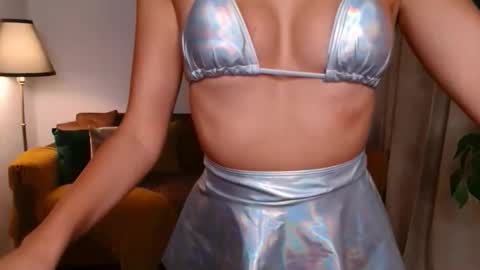 Vivienne online show from September 11, 2025, 4:40 pm