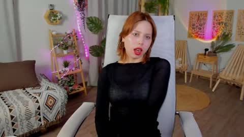 Vivienne  online show from May 30, 2026, 7:49 am