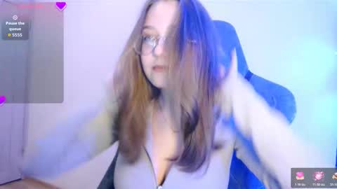 Snapshot of vivivivikkie chatting on December 3, 2025, 9:02 pm vivivivikkie online show from December 3, 2025, 9:02 pm