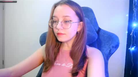 Snapshot of vivivivikkie chatting on December 16, 2025, 4:56 pm vivivivikkie online show from December 16, 2025, 4:56 pm