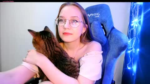 vivivivikkie online show from June 4, 2026, 9:32 pm