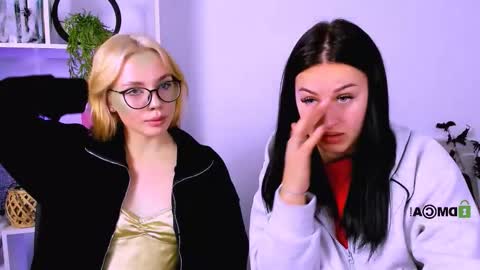 Snapshot of vivy_star chatting on November 1, 2025, 8:11 pm vivy_star online show from November 1, 2025, 8:11 pm