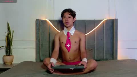 vix_hot online show from June 24, 2026, 12:37 pm