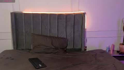 vix_hot online show from June 27, 2026, 12:33 pm