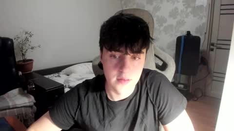 Snapshot of vlad1605 chatting on December 18, 2025, 2:50 am Martin online show from December 18, 2025, 2:50 am