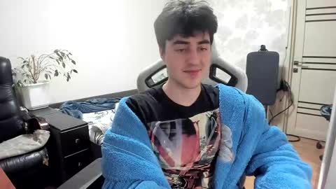 Snapshot of vlad1605 chatting on February 16, 2026, 8:27 pm Martin online show from February 16, 2026, 8:27 pm