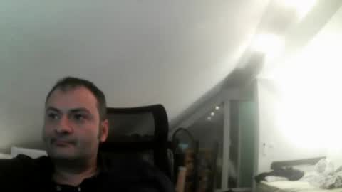 Snapshot of vladuhuh chatting on February 21, 2025, 5:42 pm vladuhuh online show from February 21, 2025, 5:42 pm