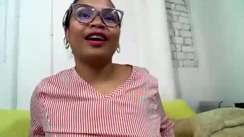 Snapshot of voagelle chatting on February 2, 2025, 4:11 pm voagelle online show from February 2, 2025, 4:11 pm