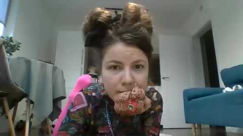 Snapshot of volnushka chatting on November 11, 2025, 6:13 am volnushka online show from November 11, 2025, 6:13 am