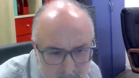 Snapshot of volpi72 chatting on October 31, 2025, 11:33 am volpi72 online show from October 31, 2025, 11:33 am