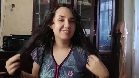 Snapshot of voulezvous_angel chatting on December 5, 2025, 10:35 am voulezvous_angel online show from December 5, 2025, 10:35 am