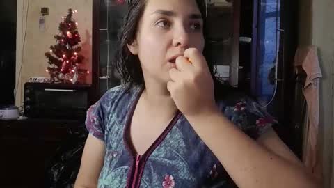 Snapshot of voulezvous_angel chatting on December 18, 2025, 5:57 am voulezvous_angel online show from December 18, 2025, 5:57 am