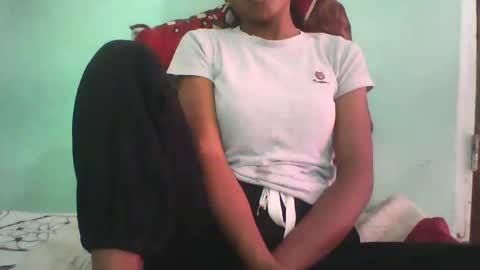 vounialdy online show from February 18, 2025, 7:43 am