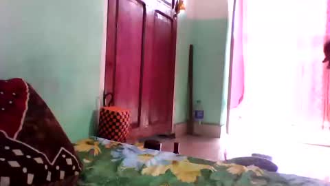 vounialdy online show from February 23, 2025, 12:37 pm