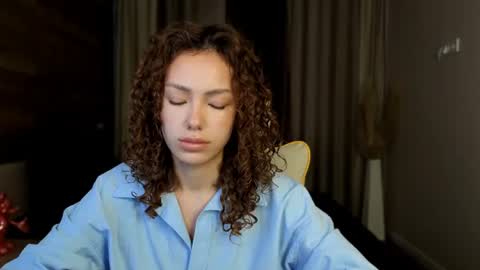Lily online show from July 26, 2026, 5:15 am