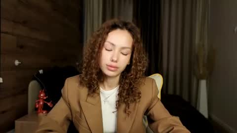 Lily online show from July 31, 2026, 5:40 am