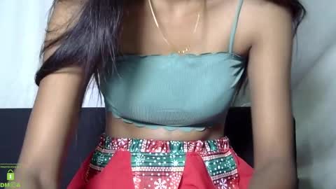 Snapshot of voxy_love_01 chatting on December 25, 2024, 12:47 pm voxy online show from December 25, 2024, 12:47 pm