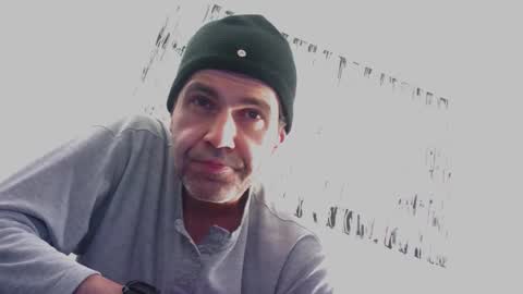 Snapshot of voyeuredeluxe chatting on December 17, 2025, 10:10 am voyeuredeluxe online show from December 17, 2025, 10:10 am