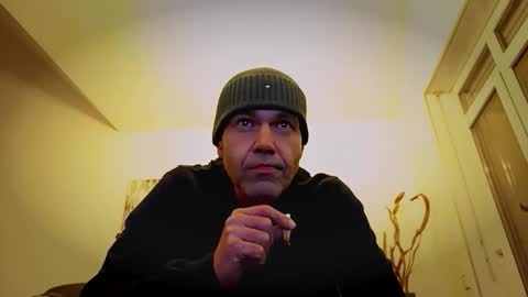 Snapshot of voyeuredeluxe chatting on February 24, 2026, 12:52 am voyeuredeluxe online show from February 24, 2026, 12:52 am