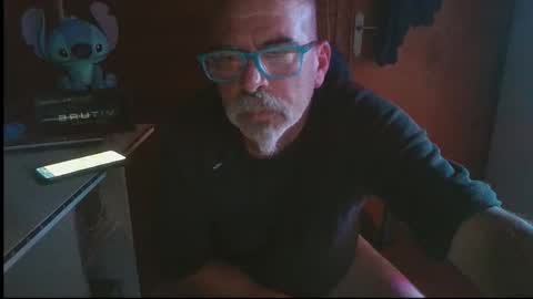 oscar online show from November 14, 2025, 11:02 pm