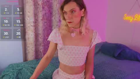 Vikky online show from February 13, 2025, 1:19 am