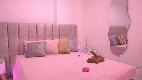 Violeta online show from November 22, 2025, 3:16 am