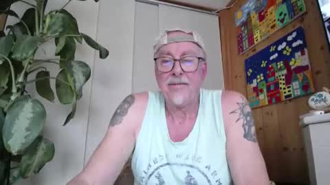 Snapshot of waffel1 chatting on October 23, 2025, 10:25 am waffel1 online show from October 23, 2025, 10:25 am