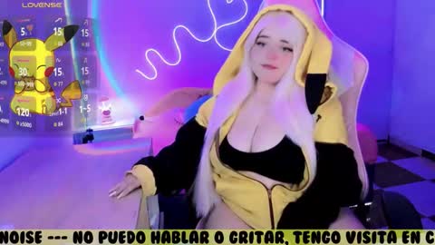 Snapshot of waifumochi_chan chatting on November 15, 2025, 4:21 am online show from November 15, 2025, 4:21 am