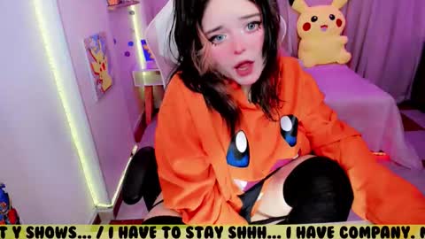 Snapshot of waifumochi_chan chatting on February 7, 2026, 4:38 am online show from February 7, 2026, 4:38 am