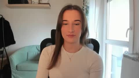 walkiria19 online show from April 10, 2026, 10:20 am