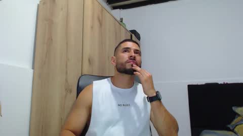 WALTER BROWN  online show from November 4, 2025, 11:04 pm