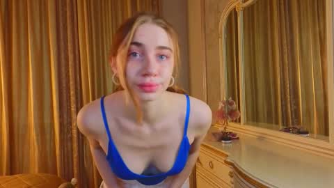 hello guys im Lilian online show from November 11, 2025, 3:06 am