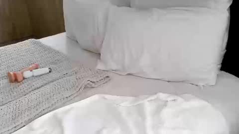 wanderlustgaal online show from October 18, 2025, 6:19 pm