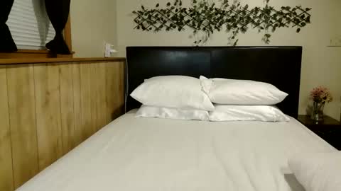 wanderlustgaal online show from December 18, 2025, 10:32 am