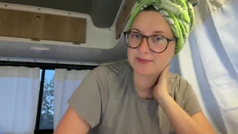 Snapshot of wanderlustjade chatting on February 2, 2025, 1:19 pm Jade Adonis online show from February 2, 2025, 1:19 pm