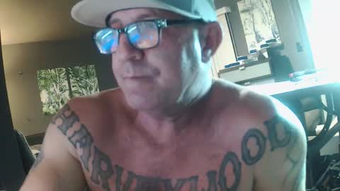 inittogetitin online show from December 5, 2025, 12:03 pm