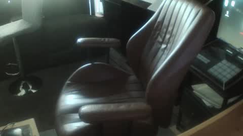 Snapshot of wantitbutyoucanthaveit chatting on March 7, 2026, 6:49 pm inittogetitin online show from March 7, 2026, 6:49 pm