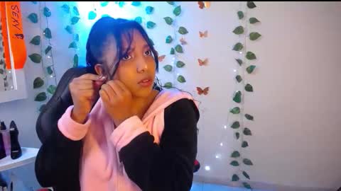 Snapshot of warisgoddes chatting on May 31, 2026, 12:23 pm EMILY online show from May 31, 2026, 12:23 pm