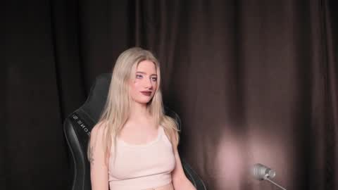 Snapshot of waterfallwoods chatting on January 5, 2025, 6:46 am waterfallwoods online show from January 5, 2025, 6:46 am