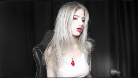 Snapshot of waterfallwoods chatting on February 27, 2025, 3:37 pm waterfallwoods online show from February 27, 2025, 3:37 pm